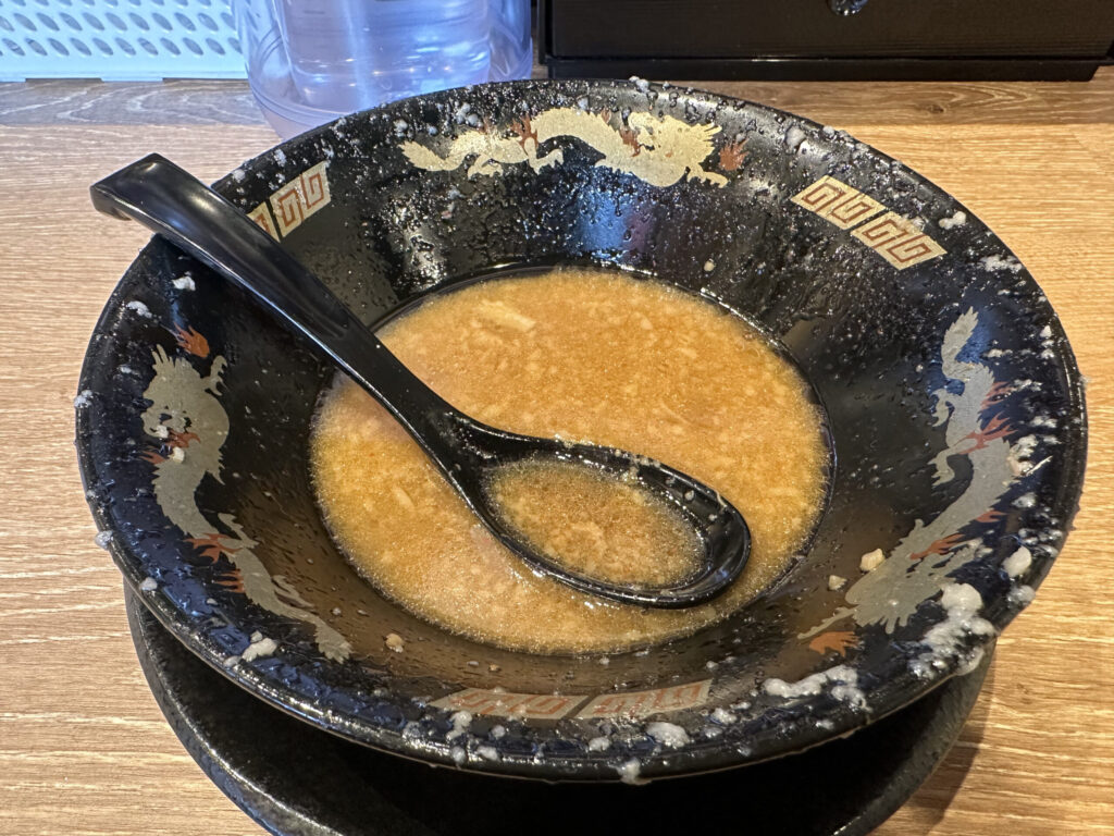 平太周の特製ラーメンのどんぶり